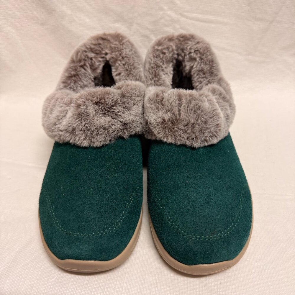 Skechers On-the-GO Joy Cozy Life Suede Slippers - Forest Green - Size 6.5
